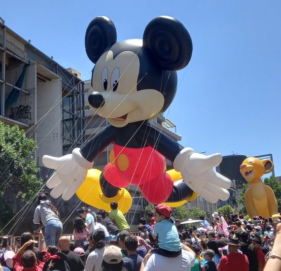 Paris Parade convocó a más de un millón de personas en un nuevo desfile junto a Disney