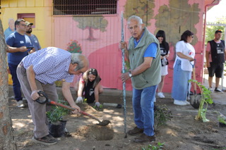 Graneros Crea: Más de 100 vecinos participan en el mejoramiento de Plaza Los Castaños