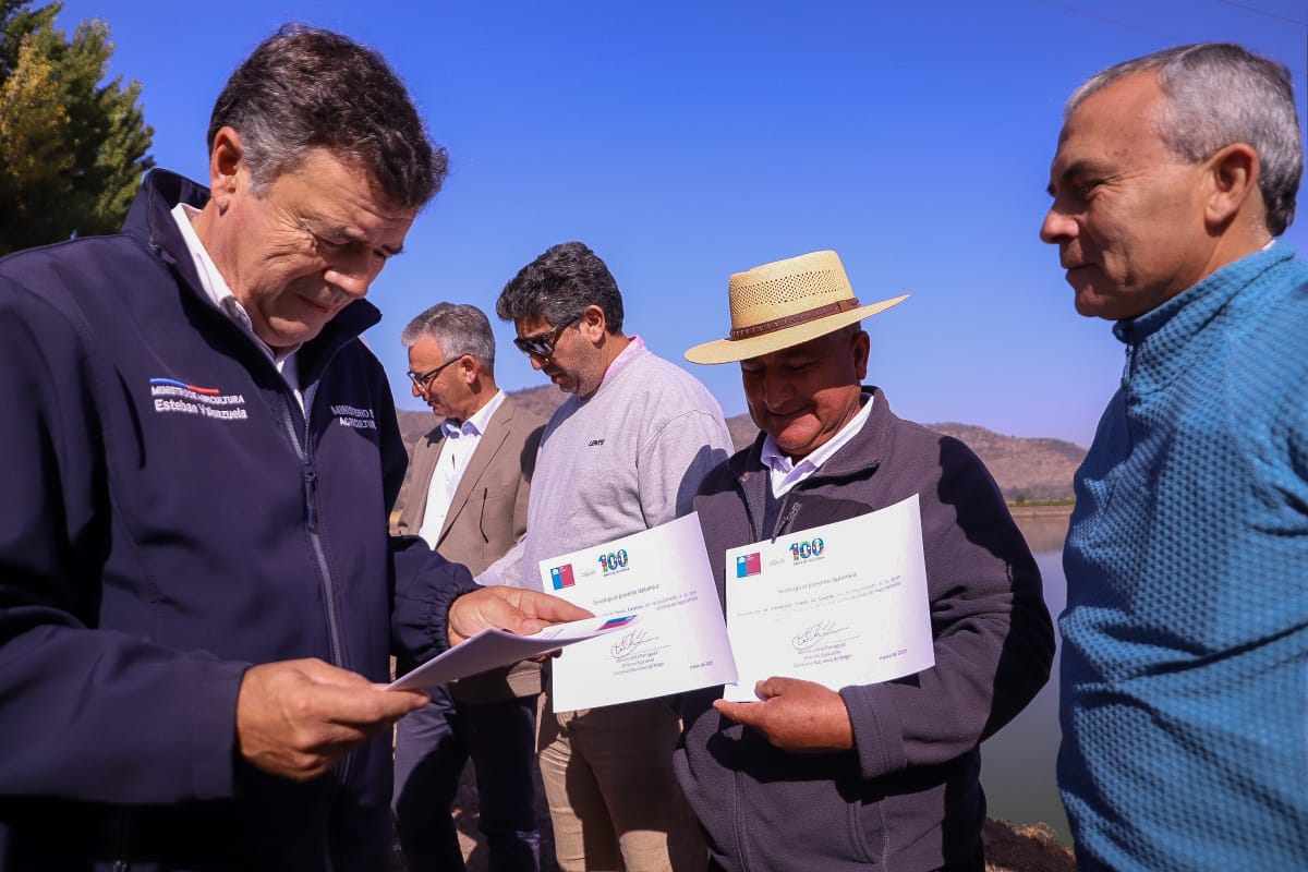 Ministerio de Agricultura entrega bonificaciones de la Ley de Riego por $1.300 millones para agricultores de la región de O'Higgins