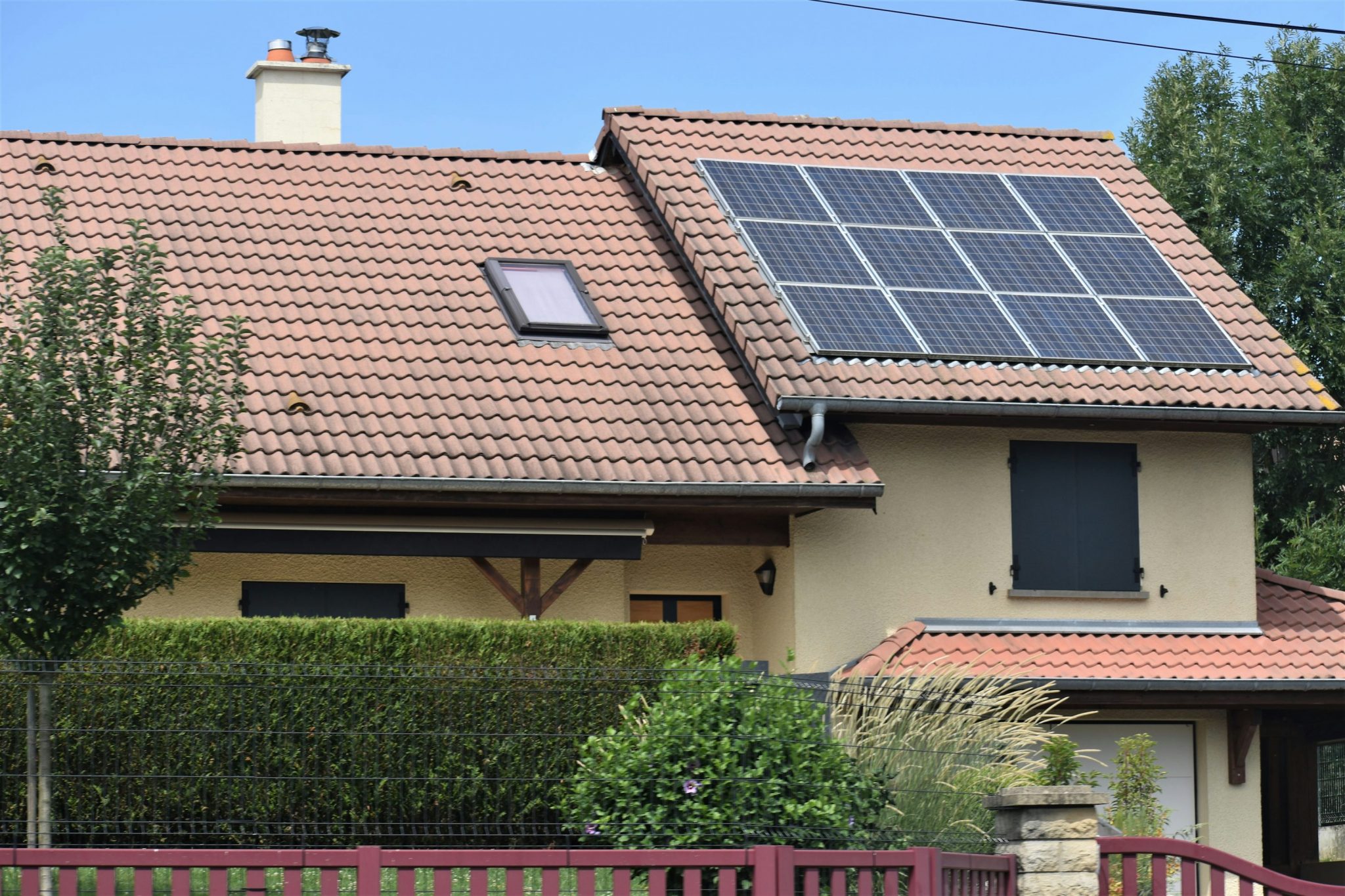 Paneles solares: ¿cómo funcionan y cuánto puedes ahorrar en la cuenta de la luz?