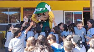 CONAF y la Escuela Quelentaro de Litueche cuidan el Medio Ambiente y propician la actividad física