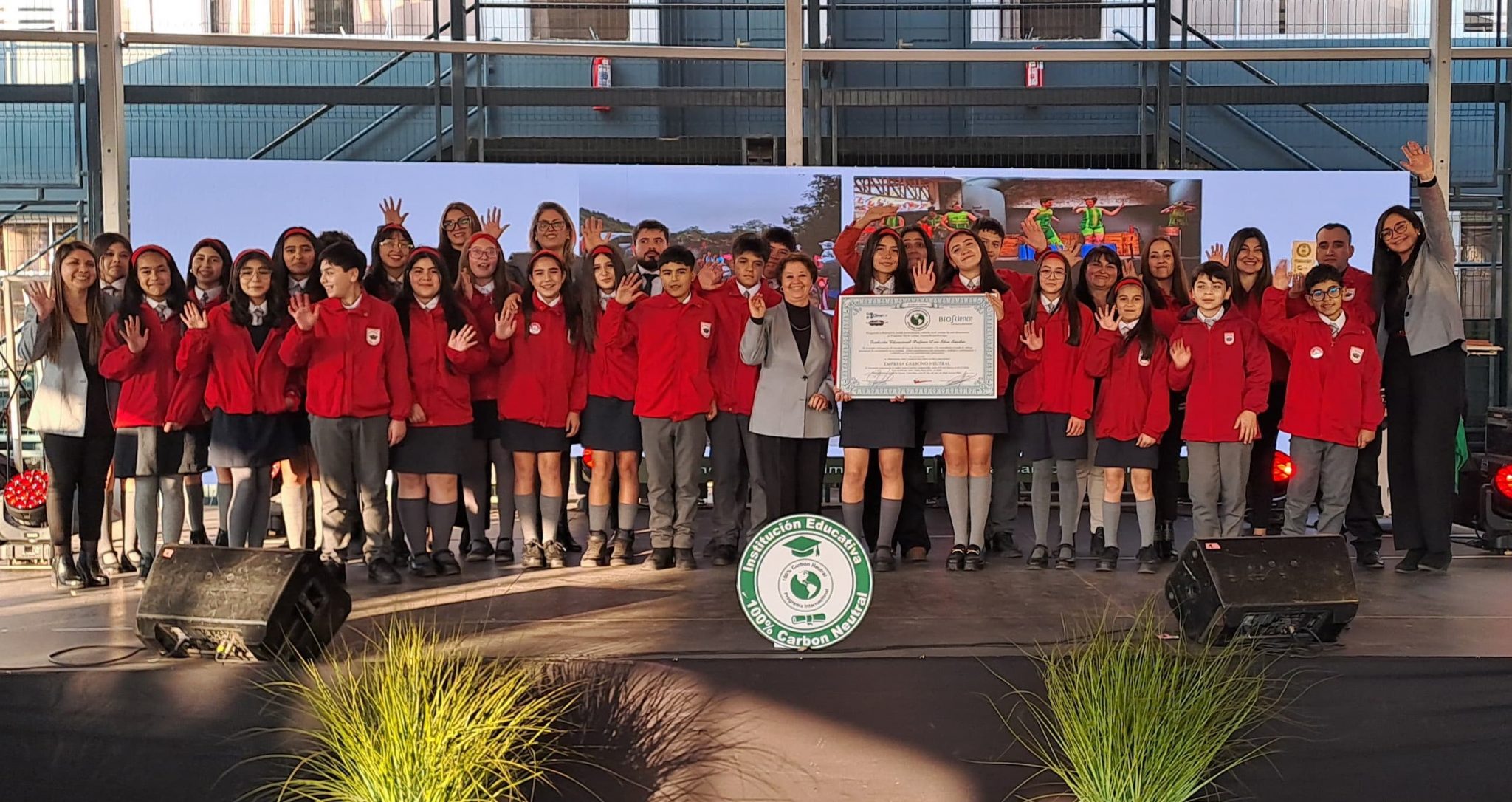 Colegios de Colchagua hacen historia: Los primeros de Hispanoamérica en obtener sello internacional que los convierte en 100% carbono neutral