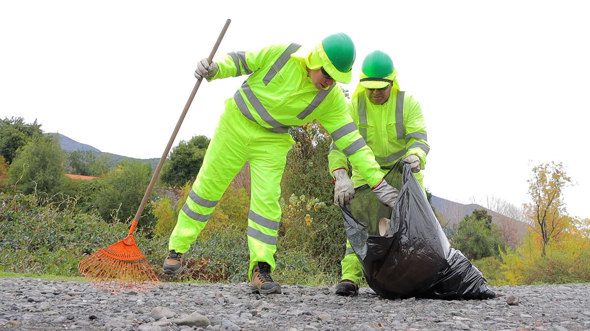 División El Teniente impulsa junto con empresas locales limpieza de Carretera El Cobre y Ruta Colinas Verdes