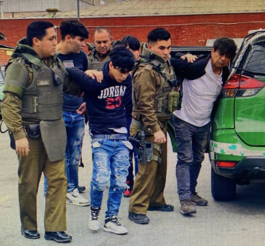 Rancagua: Carabineros detiene a 4 sujetos que protagonizaron turbazo en Entel