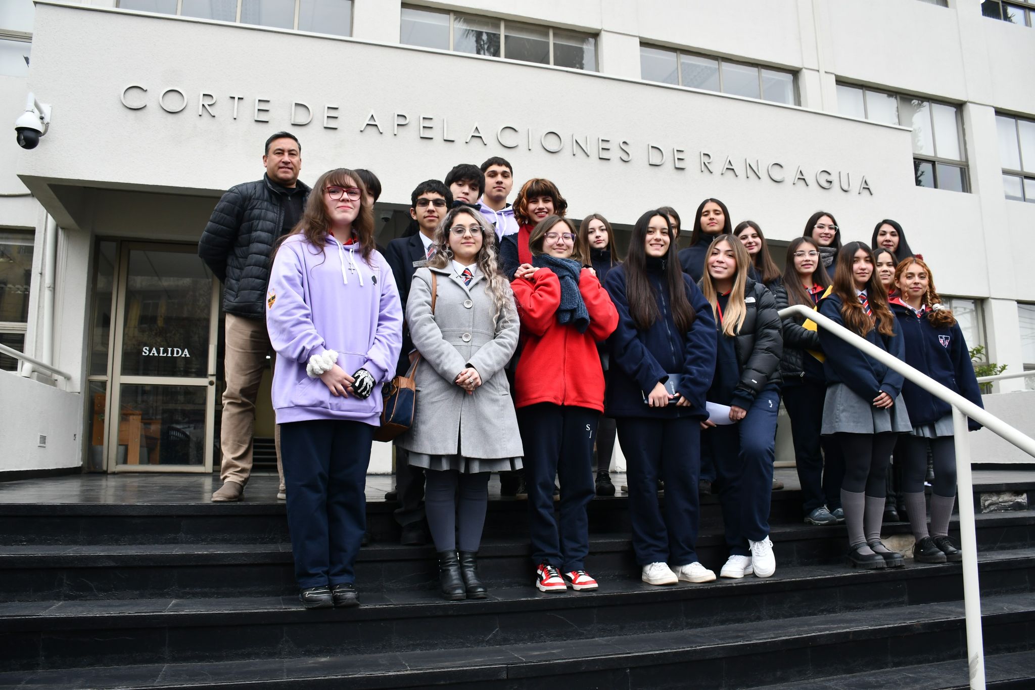 Estudiantes de los colegios Inglés Saint John y Los Cipreses de Lo Miranda participan en charlas y recorridos por la Corte de Rancagua