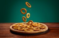 Con aros de cebolla y BBQ: la nueva pizza de Papa Johns con sabor 100% “gringo