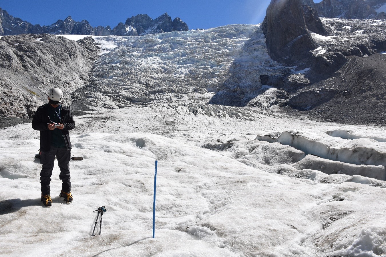 UOH renueva convenio de prestación de servicios con DGA para monitorear el glaciar Universidad en la cabecera del río Tinguiririca