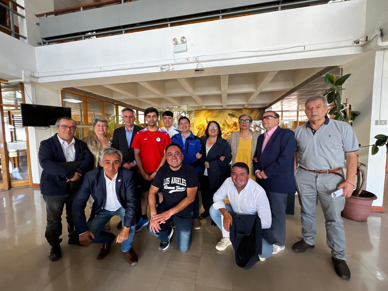 Concejo Municipal de Rancagua destaca a medallistas parapanamericanos del para tenis de mesa