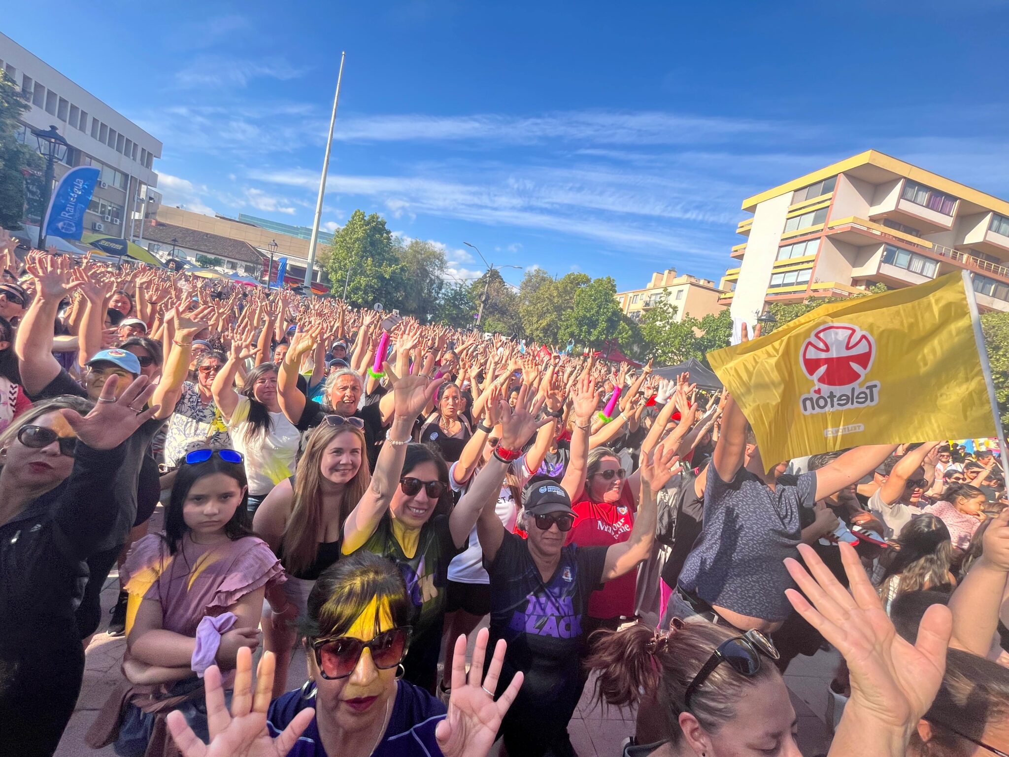 Latinazo reunió a miles en Rancagua y se convirtió en un éxito por la Teletón 2025