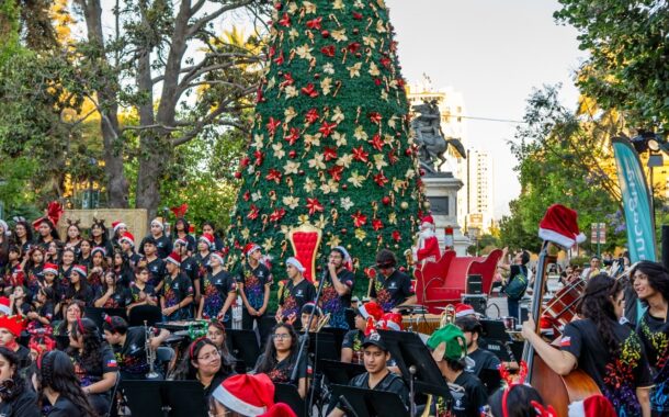 Rancagua dio inicio a la Navidad con encendido de luces y concierto en la Plaza de los Héroes