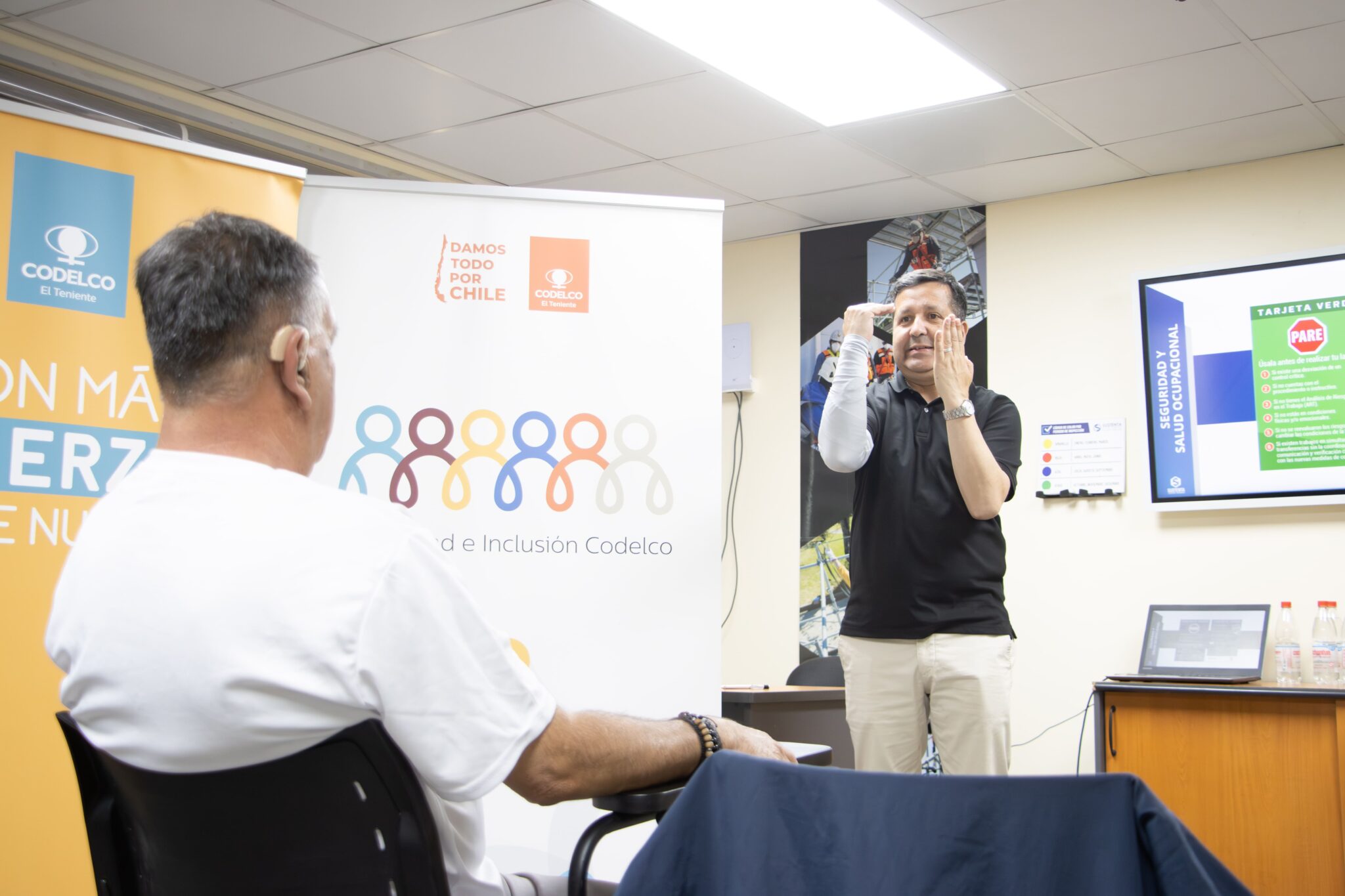 División El Teniente realizó el primer Curso de Inducción en Seguridad y Salud Ocupacional en lengua de señas