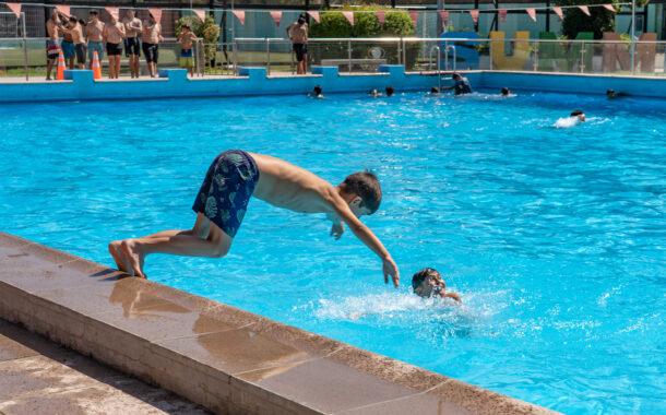 Con la piscina como protagonista, “Experiencia Estadio Verano” de El Teniente recibirá más de tres mil visitas