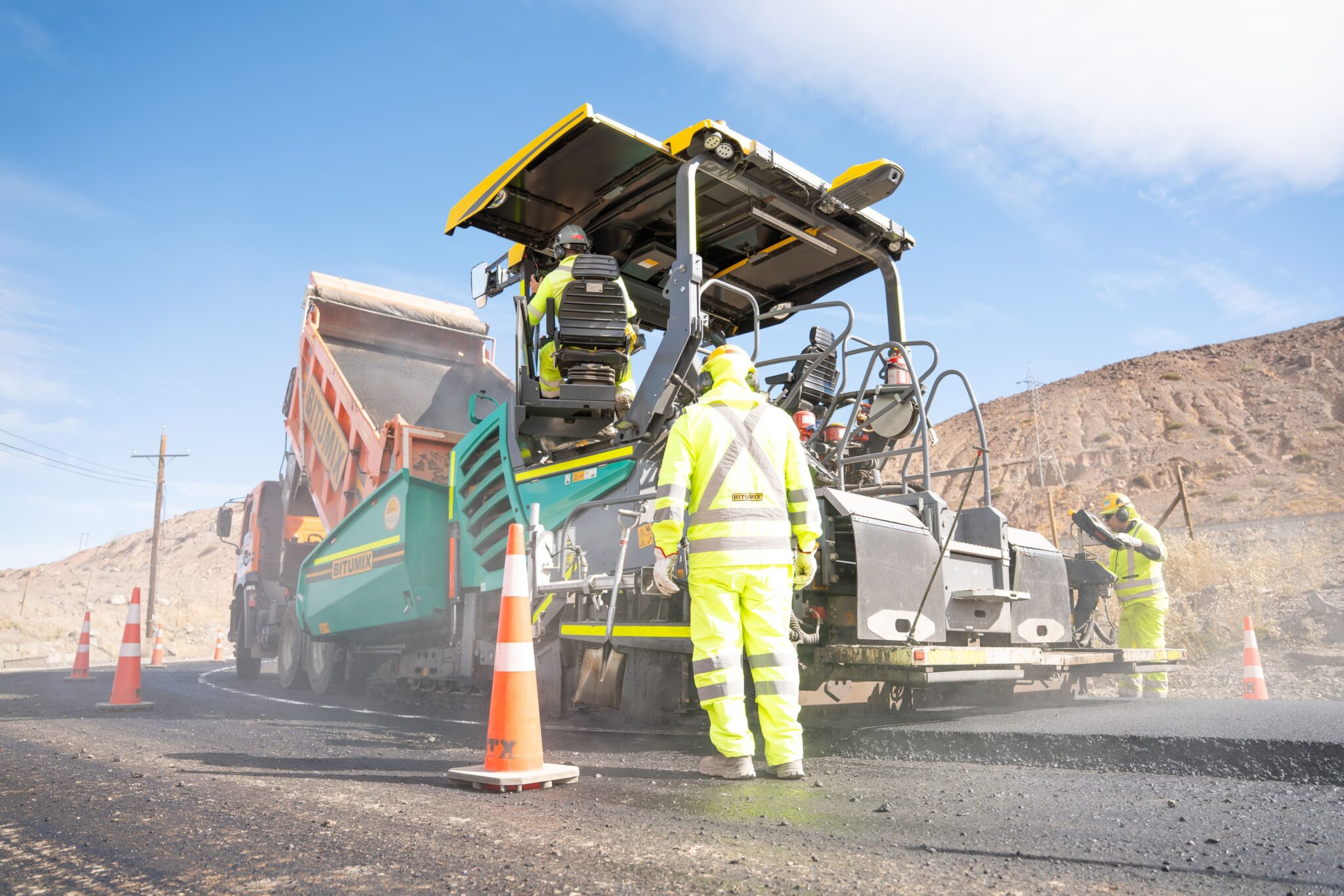 El Teniente realiza pruebas de pavimentación con residuos mineros y neumáticos reciclados