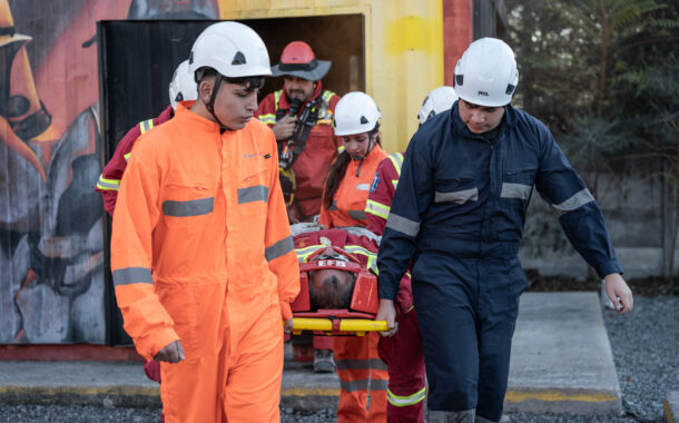 División El Teniente capacita a estudiantes de O'Higgins en rescate y emergencias mineras