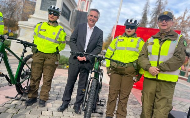 Municipio de Rancagua entregó bicicletas a Carabineros para reforzar patrullajes preventivos en el centro de la ciudad