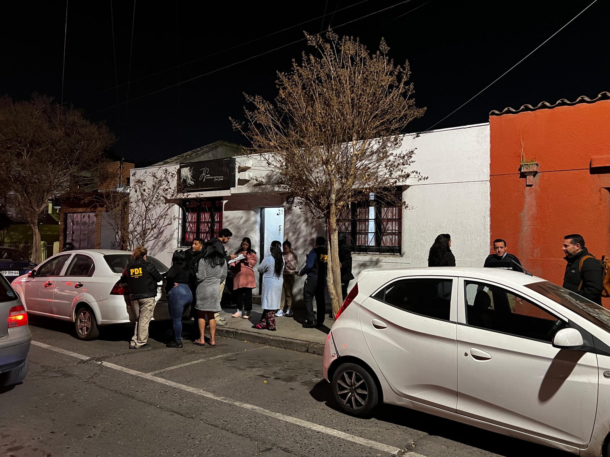 Rancagua: Nuevo operativo conjunto concluye con clausura de prostíbulos ilegales y decomiso de alcohol