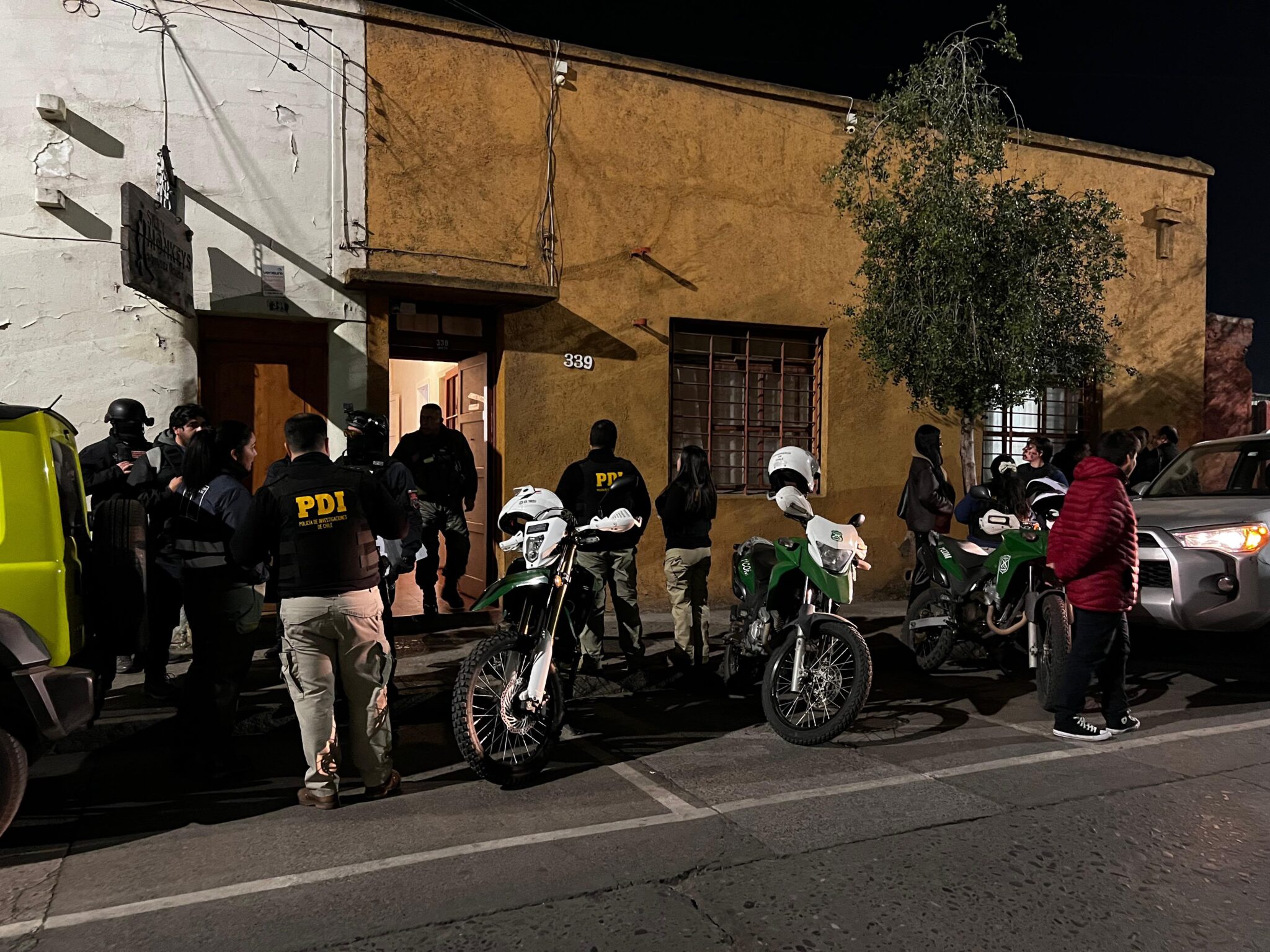 Operativo liderado por Municipio permite clausurar prostíbulos clandestinos y casa okupa con armas en el centro de Rancagua
