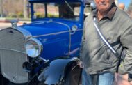 Exhibición de vehículos clásicos reunió con éxito a familias en la Plaza de Los Héroes de Rancagua