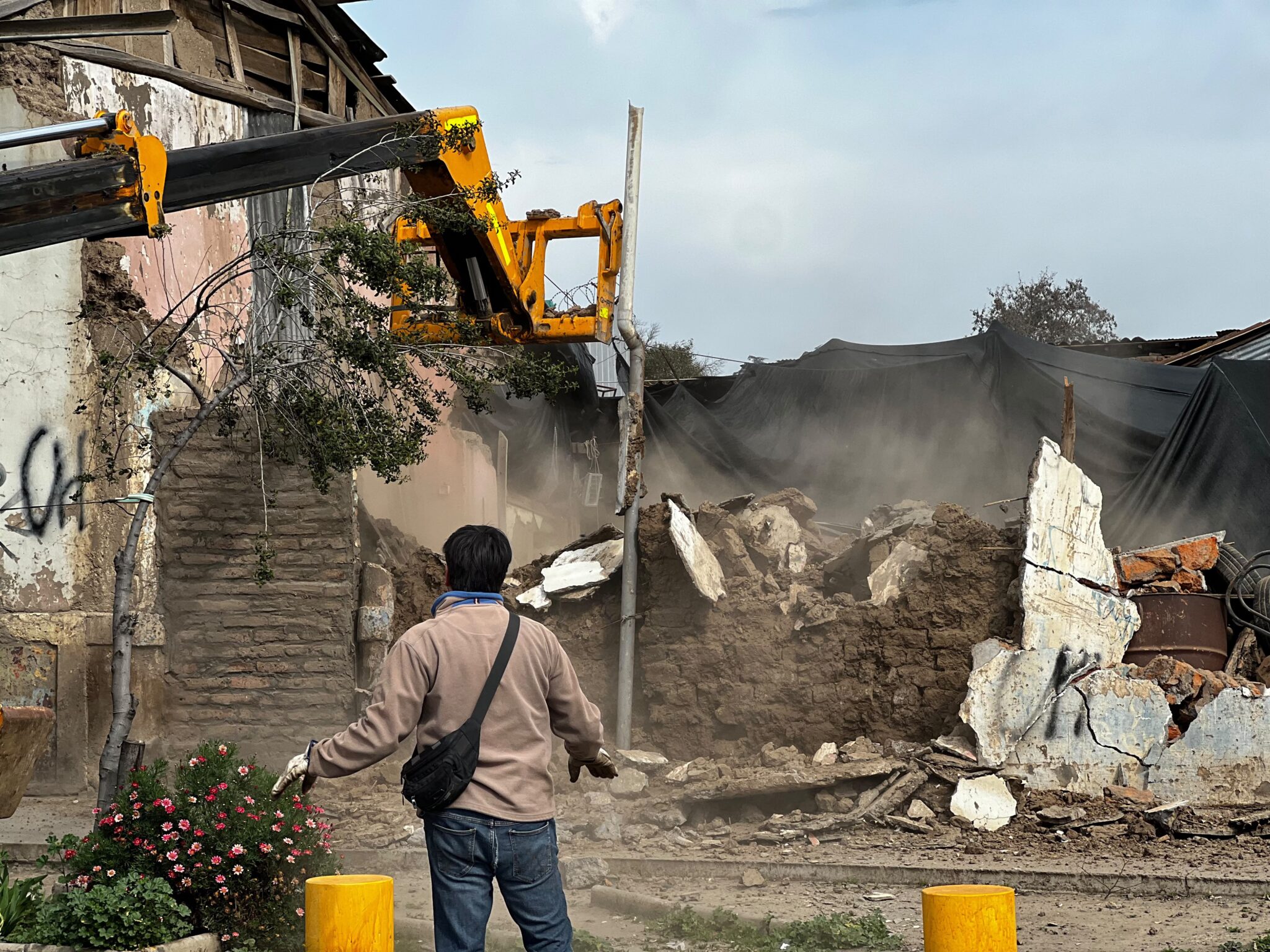 Municipalidad de Rancagua inicia demolición de propiedades abandonadas en el centro de la ciudad