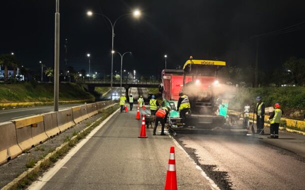 Ejecutan trabajos nocturno de reposición de carpeta asfáltica en Ruta Travesía en Rancagua