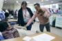 Papi Roy visita a pacientes oncológicos del HFRZ